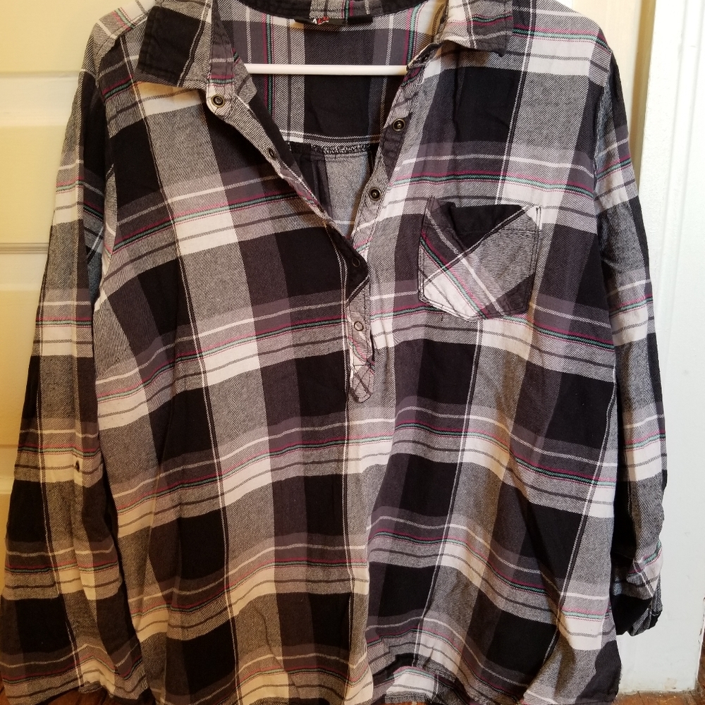 Lightweight flannel style top